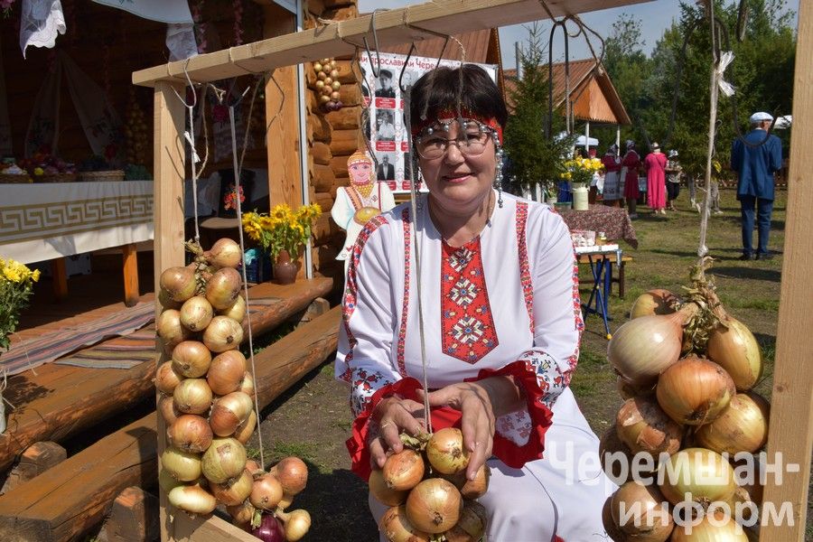 В Черемшане в четвертый раз прошел межрегиональный фестиваль "Луковая долина" (ФОТОРЕПОРТАЖ)