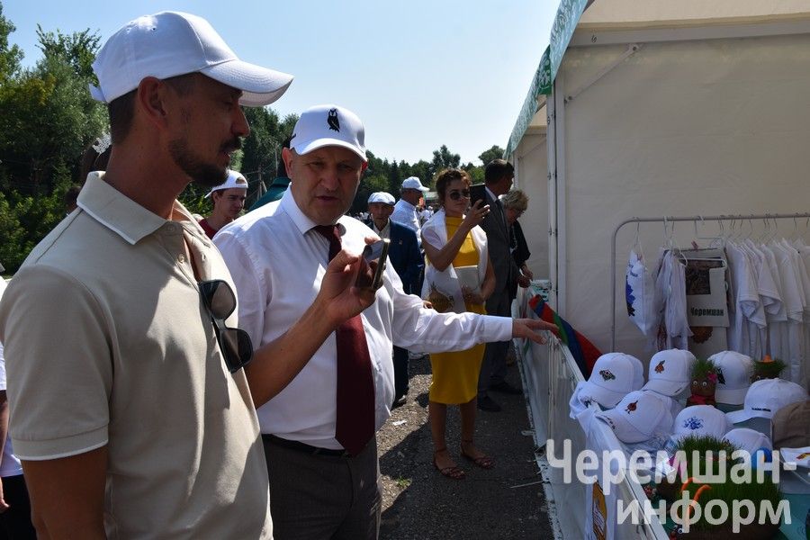 В Черемшане в четвертый раз прошел межрегиональный фестиваль "Луковая долина" (ФОТОРЕПОРТАЖ)