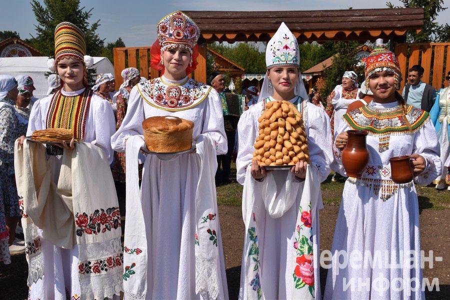 Чирмешәндә дүртенче тапкыр "Суган даласы" төбәкара фестивале үтте