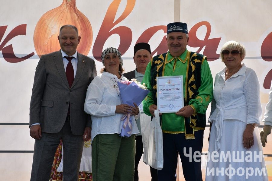 В Черемшане в четвертый раз прошел межрегиональный фестиваль "Луковая долина" (ФОТОРЕПОРТАЖ)
