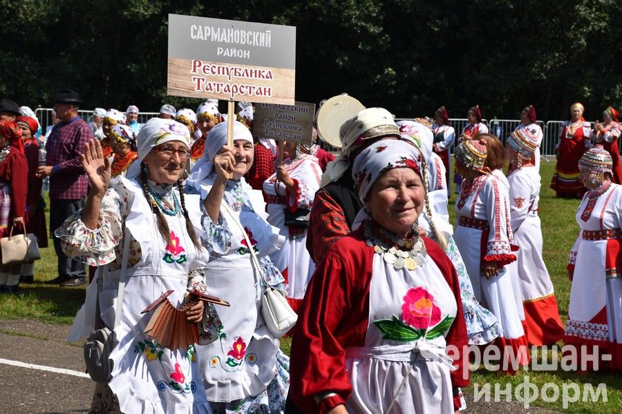 В Черемшане в четвертый раз прошел межрегиональный фестиваль "Луковая долина" (ФОТОРЕПОРТАЖ)