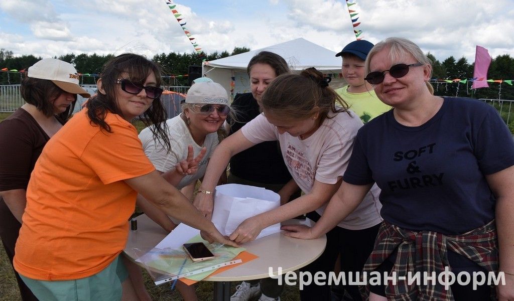 Бәркәтәдәге "Сәмрух" фестиваленә 100дән күбрәк кеше җыелды (ФОТОРЕПОРТАЖ)