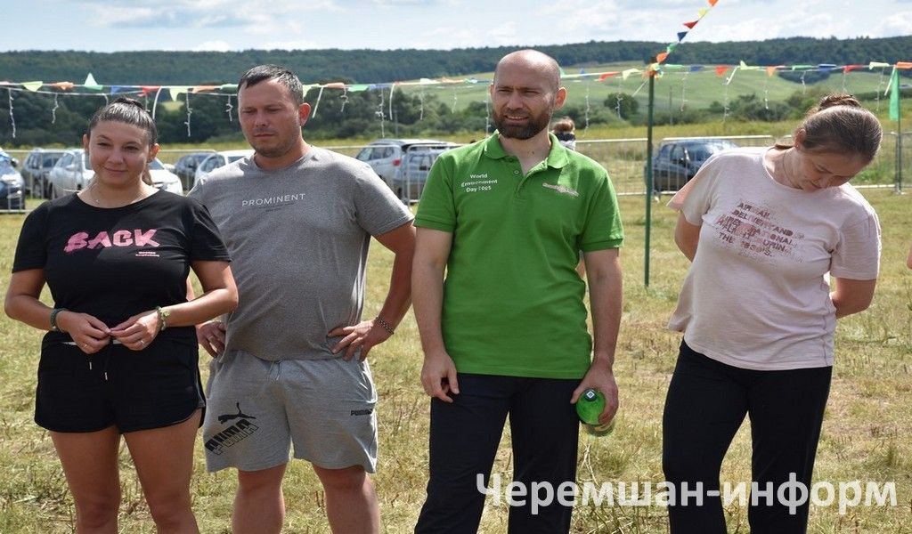 Бәркәтәдәге "Сәмрух" фестиваленә 100дән күбрәк кеше җыелды (ФОТОРЕПОРТАЖ)
