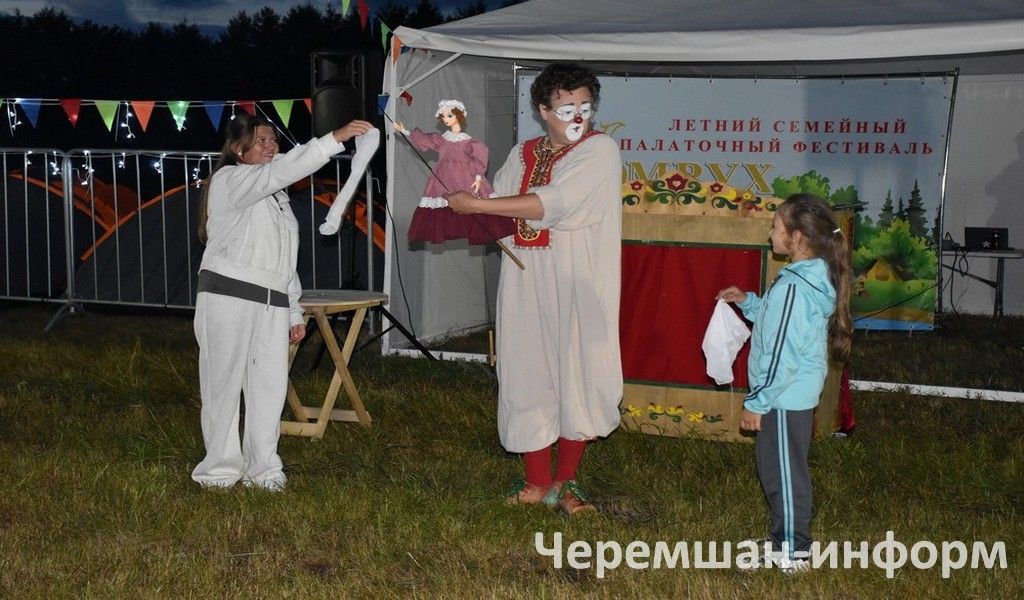 Бәркәтәдәге "Сәмрух" фестиваленә 100дән күбрәк кеше җыелды (ФОТОРЕПОРТАЖ)