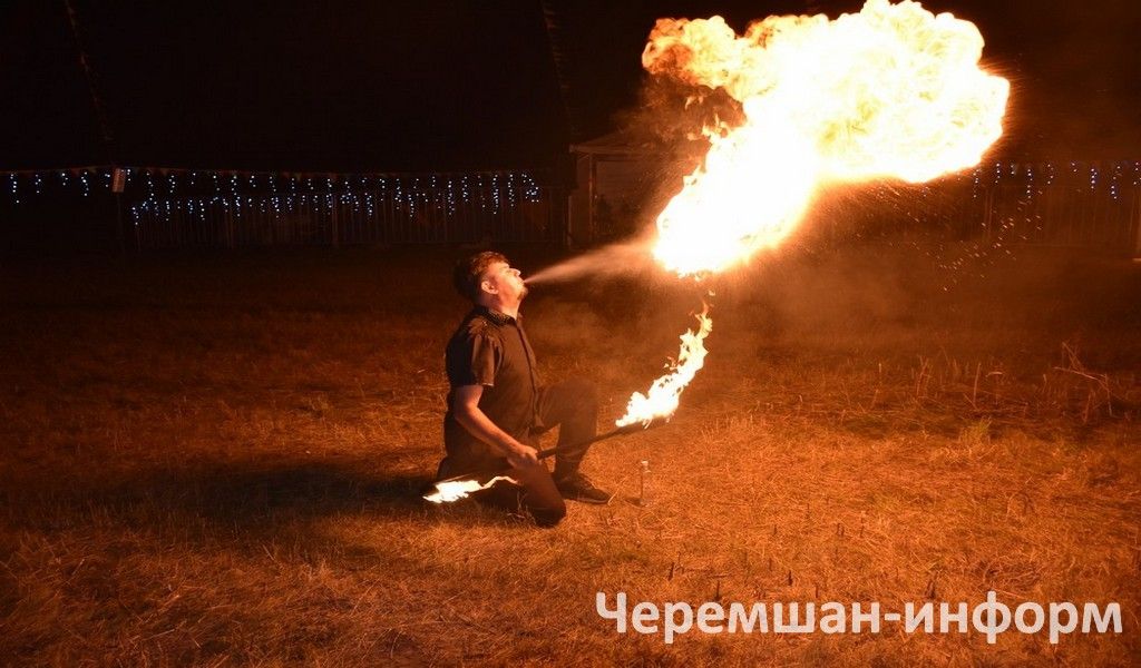 Бәркәтәдәге "Сәмрух" фестиваленә 100дән күбрәк кеше җыелды (ФОТОРЕПОРТАЖ)