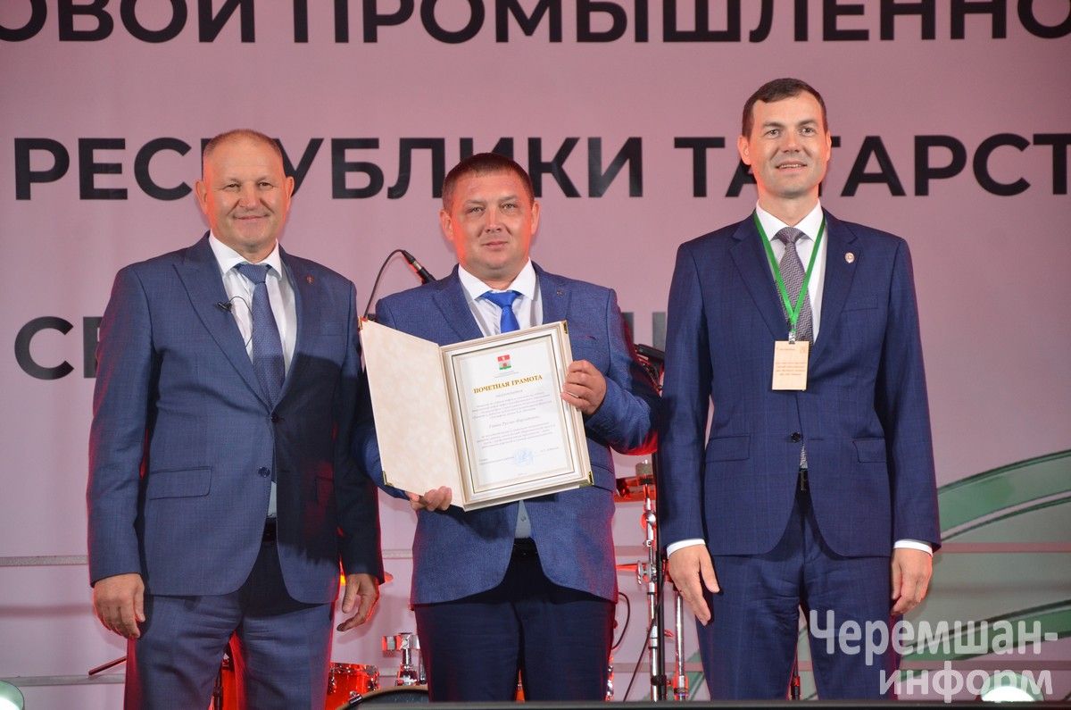 Самые яркие моменты с празднования Дня работников нефтяной и газовой промышленности в Черемшане (ФОТОРЕПОРТАЖ)