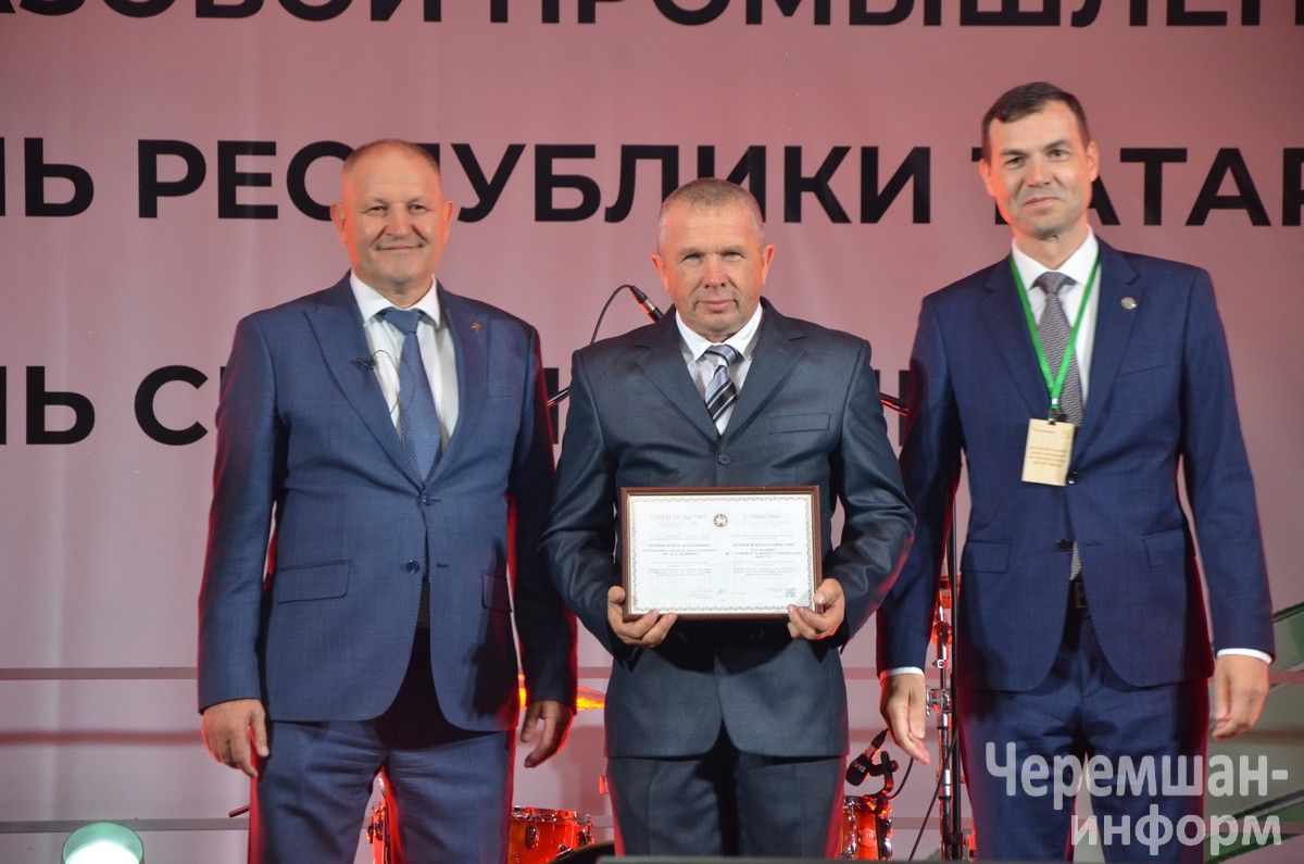 Чирмешәндә Нефть һәм газ сәнәгате хезмәткәрләре көнен бәйрәм итүнең иң якты мизгелләре (ФОТОРЕПОРТАЖ)