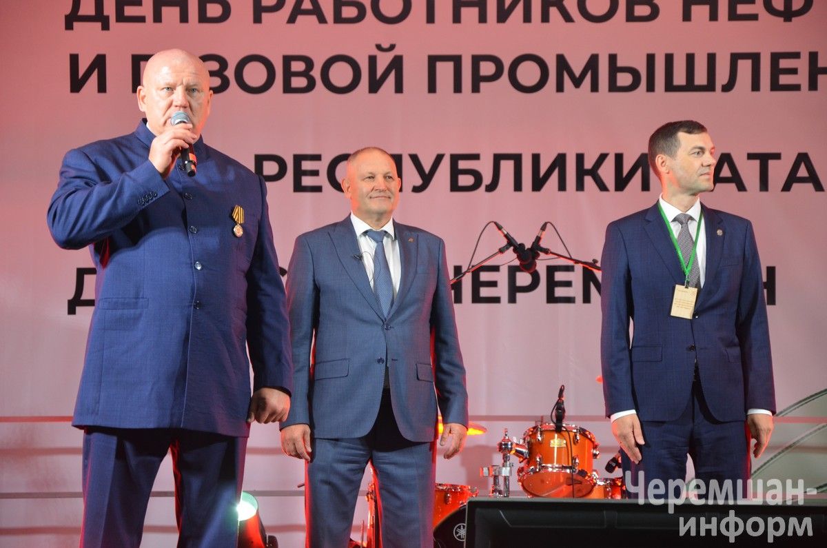 Самые яркие моменты с празднования Дня работников нефтяной и газовой промышленности в Черемшане (ФОТОРЕПОРТАЖ)