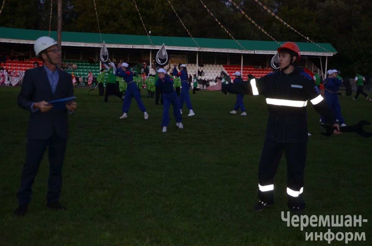 Чирмешәндә Нефть һәм газ сәнәгате хезмәткәрләре көнен бәйрәм итүнең иң якты мизгелләре (ФОТОРЕПОРТАЖ)