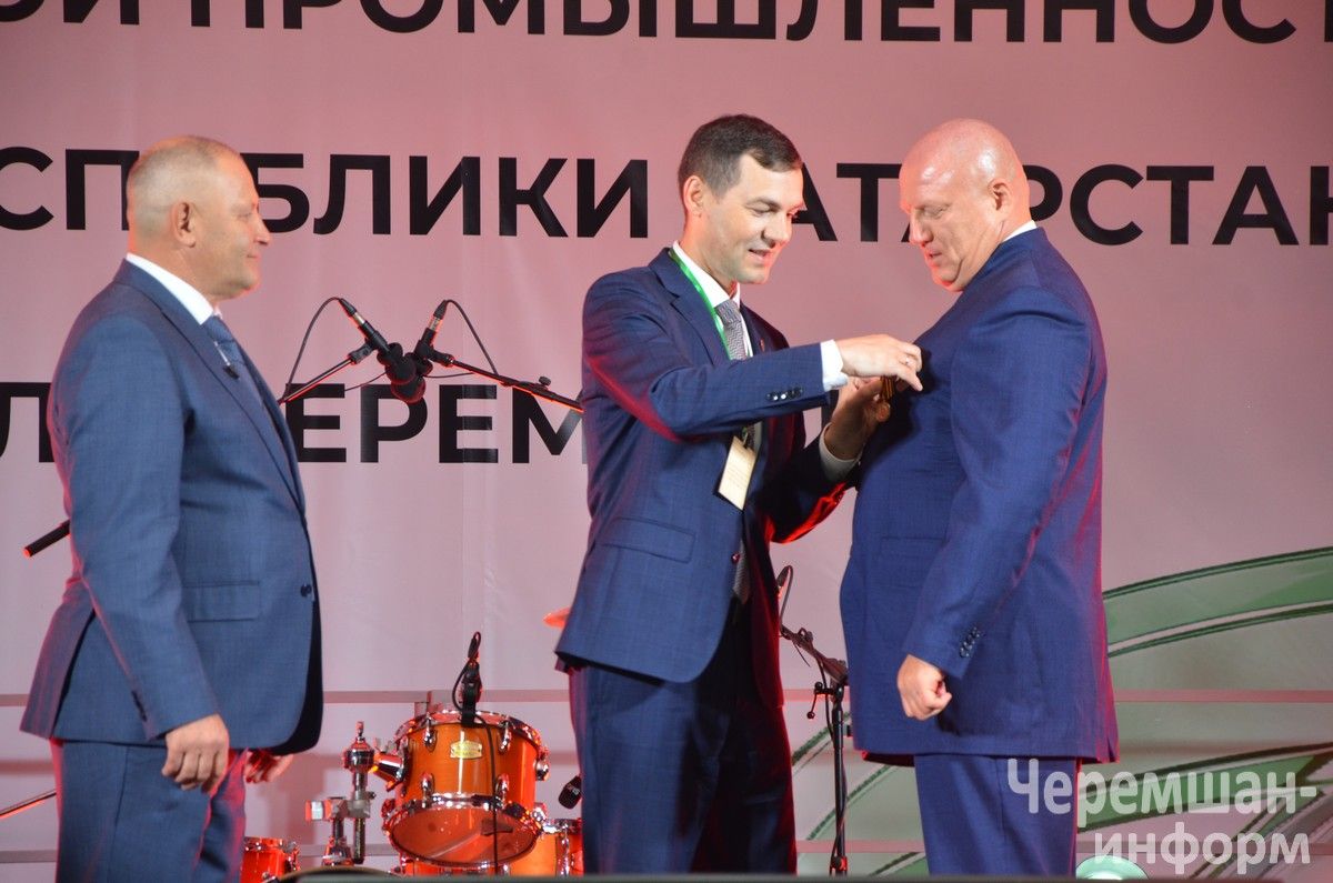 Чирмешәндә Нефть һәм газ сәнәгате хезмәткәрләре көнен бәйрәм итүнең иң якты мизгелләре (ФОТОРЕПОРТАЖ)