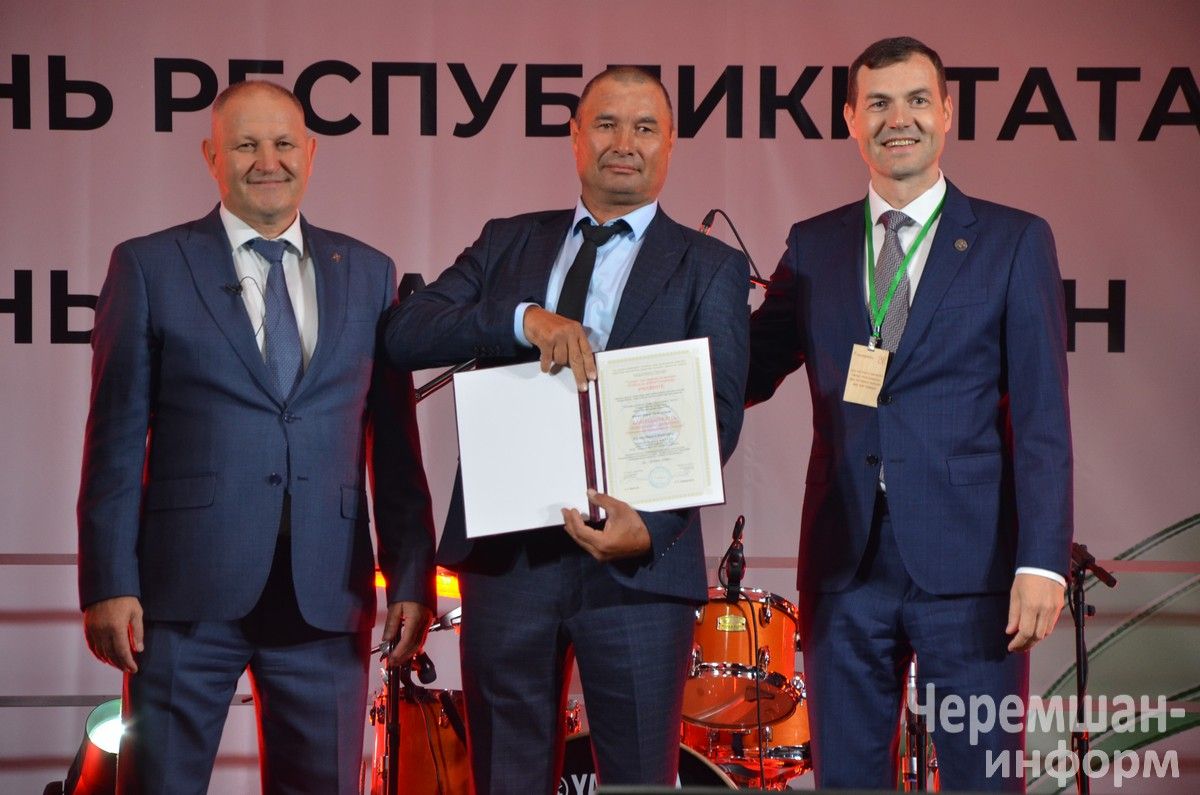 Самые яркие моменты с празднования Дня работников нефтяной и газовой промышленности в Черемшане (ФОТОРЕПОРТАЖ)