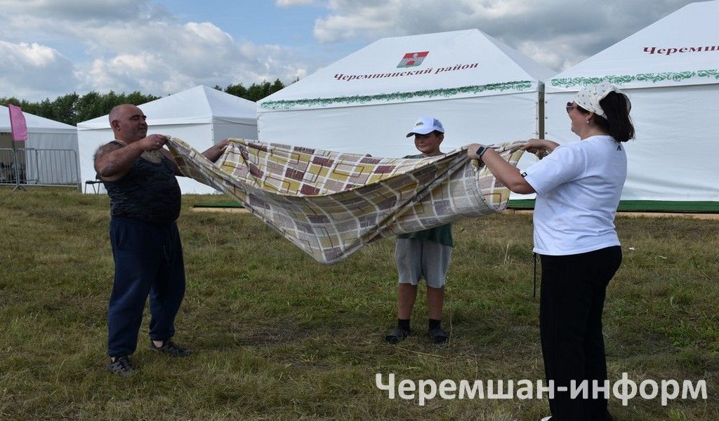 В Беркет-Ключе на фестивале «Семрух» собралось более 100 человек (ФОТОРЕПОРТАЖ)