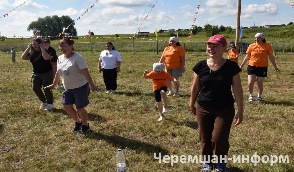 В Беркет-Ключе на фестивале «Семрух» собралось более 100 человек (ФОТОРЕПОРТАЖ)
