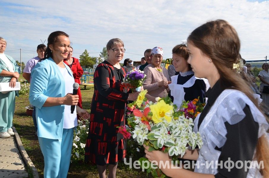 В 1 классе Староильмовской школы будут учиться три мальчика (ФОТОРЕПОРТАЖ)