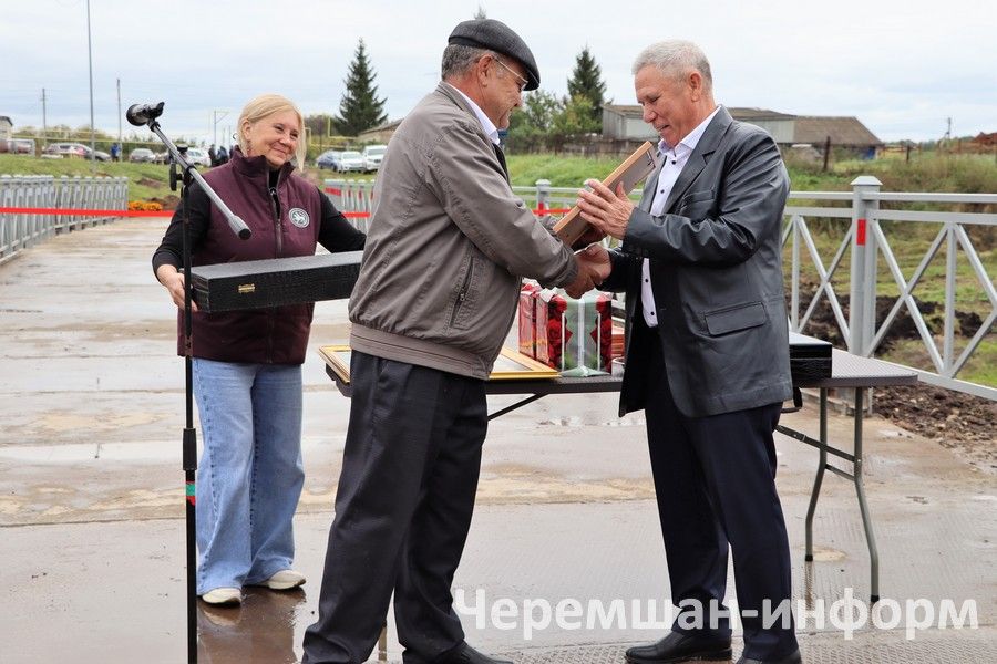 Әмир авылында капиталь ремонттан соң күпер ачылды