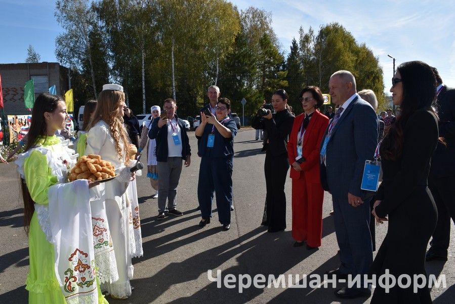 Бәркәтәдә "Әйдә" үзәген ачу тантанасы (ФОТОРЕПОРТАЖ)