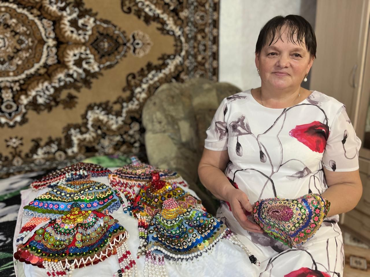 Ульяновкадан Нина Ефремова сәйләннән хушпу ясый