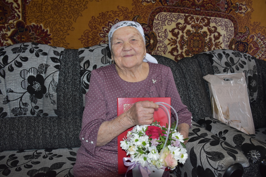 Әккәрәй авылыннан юбиляр Нина Трофимова