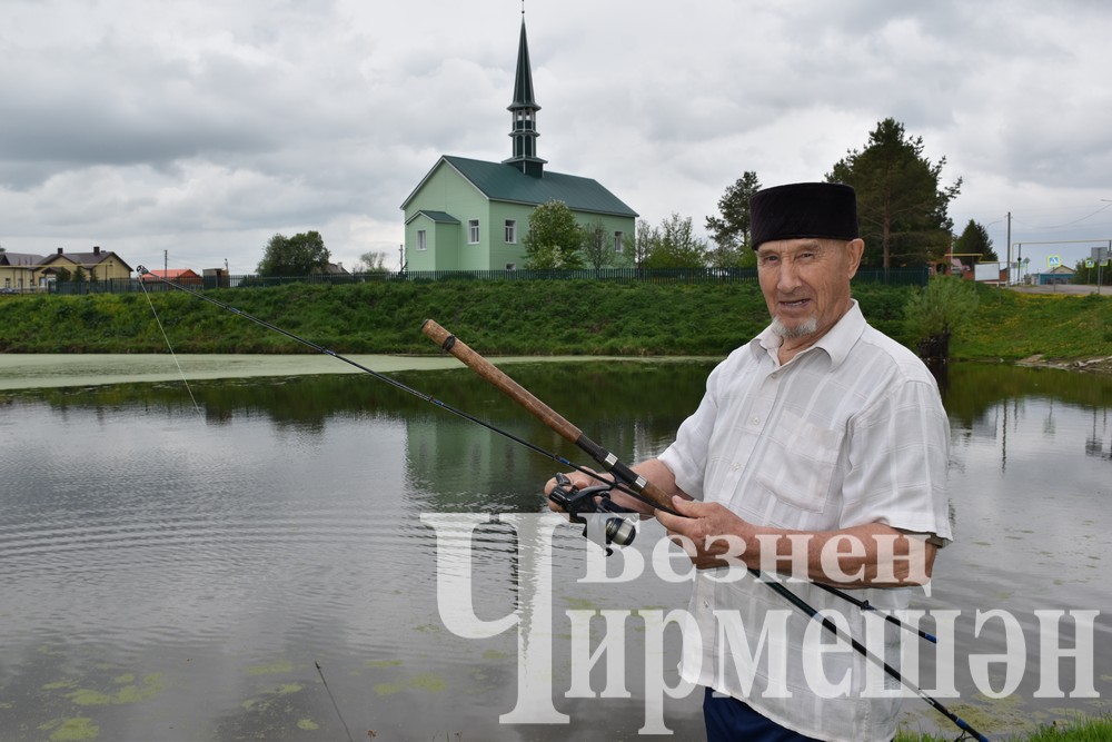 Кара Чишмәдән балыкчы Рафик Илалов