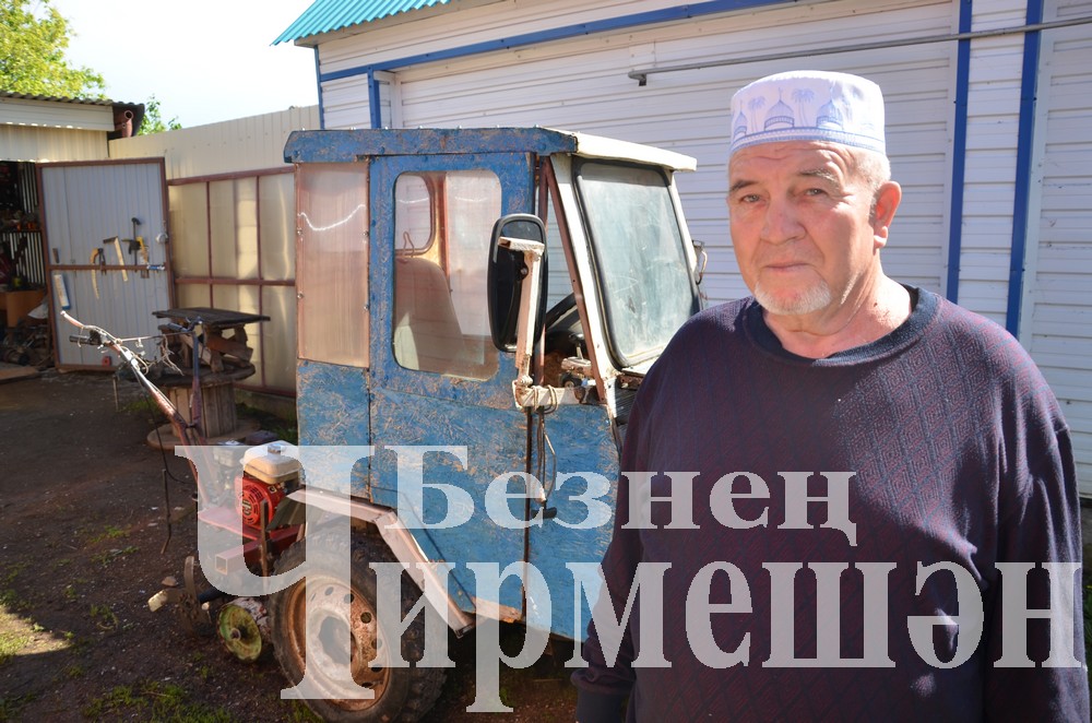 Бәркәтә авылыннан Камил Минхәеров
