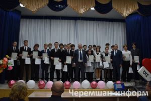 Чирмешән районы мәктәпләреннән 25 укучы электрчы һөнәрен үзләштерде