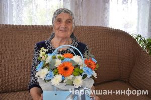 Түбән Кармалкадан Александра Гетманова булачак ирен каенанасы йортында көткән