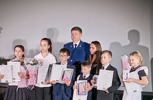 Чирмешән укучылары республика бәйгесендә җиңү яуладылар