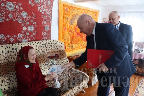 95 яшьлек Клавдия Мишкинага күзлек кирәкми дә