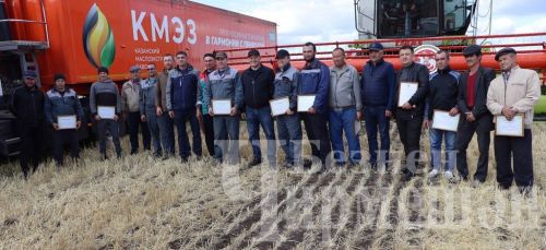 В День Республики чествовали передовиков