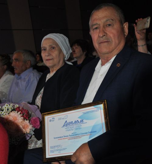 Рөстәм Миңнеханов Кремльдә Татарстанның иң яхшы гаиләләрен кабул итте