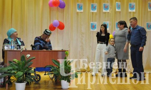 Әмир авылында Җиһаншиннар гаиләсенең рубин туен мәдәният йортында үткәрделәр