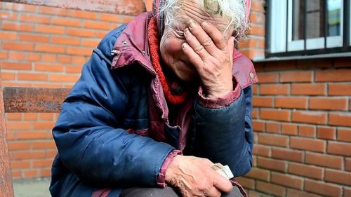 Татарстанда 74 яшьлек хатын-кыз, йортын төпчек кызы исеменә яздырып, тораксыз калга