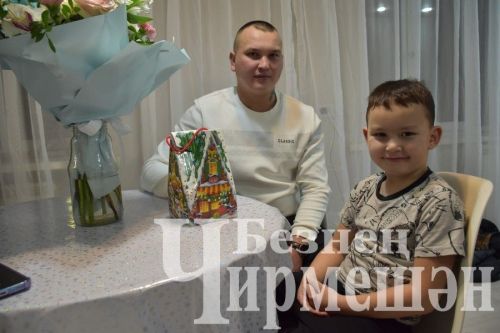 Кыш Бабай Чирмешәннән нәни Даниилны әтисе белән очраштырган
