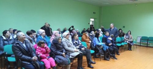 Якты Тау артистлары тамашачыларны елатырлык оста уйнады