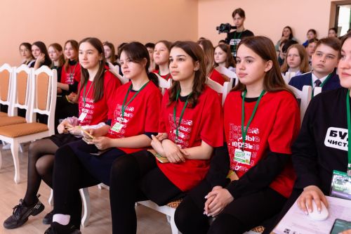 «Чиста булачак» яшьләр хәрәкәте Чирмешәндә форум үткәрде