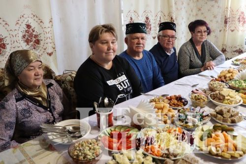 Түбән Чегодай юбиляры тормышыннан канәгать