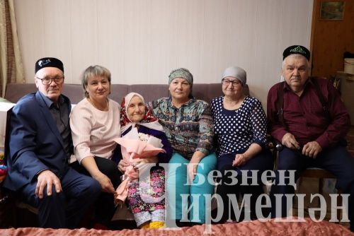Кызыл Яр поселогында туып үскән якташыбызга – Мөнирә Гурьевага 101 яшь тулды