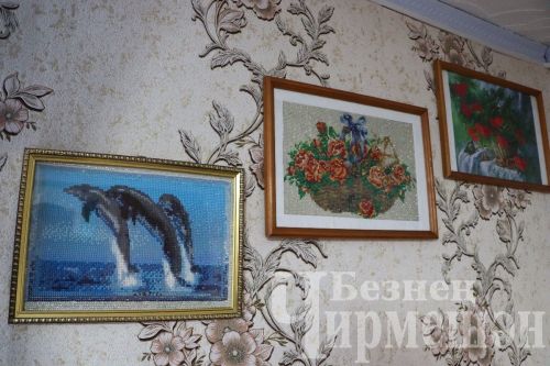 Күтәмә авылыннан Ольга Борисова алмаз мозаикасыннан картиналар ясый