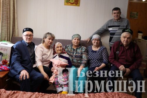 Кызыл Яр поселогында туып үскән якташыбызга – Мөнирә Гурьевага 101 яшь тулды