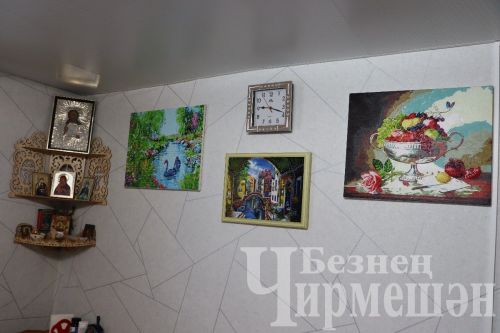 Күтәмә авылыннан Ольга Борисова алмаз мозаикасыннан картиналар ясый