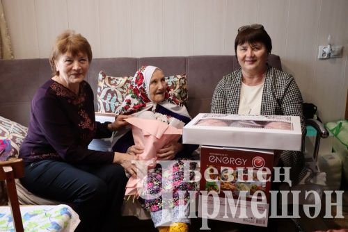 Кызыл Яр поселогында туып үскән якташыбызга – Мөнирә Гурьевага 101 яшь тулды