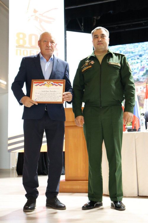 СВОдагылырга гуманитар ярдәм итүче кайбер чирмешәнлеләрне бүләкләделәр
