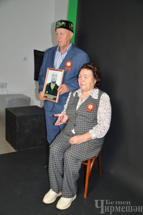 Чирмешәндә СВО геройлары әниләрен фотосессиягә дәштеләр