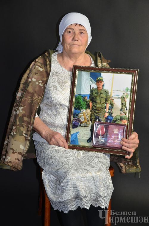 Чирмешәндә СВО геройлары әниләрен фотосессиягә дәштеләр