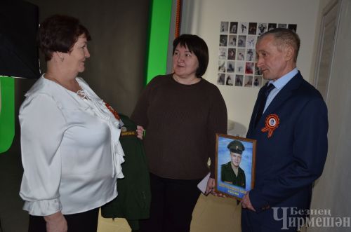 Чирмешәндә СВО геройлары әниләрен фотосессиягә дәштеләр
