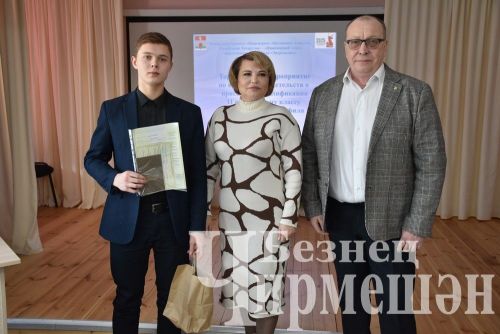 В Черемшане даже девушки интересуются профессией электрика