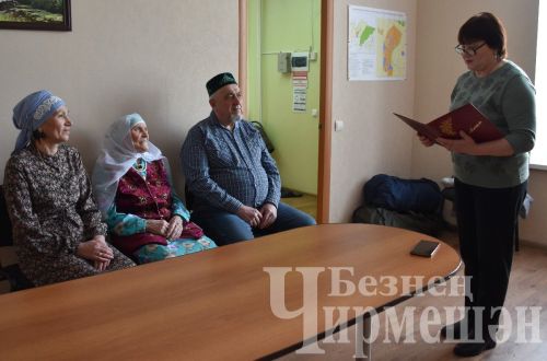 Бәркәтәдән - 90 яшен тутырган Миннур Сәлахиева кочегар булып эшләгән