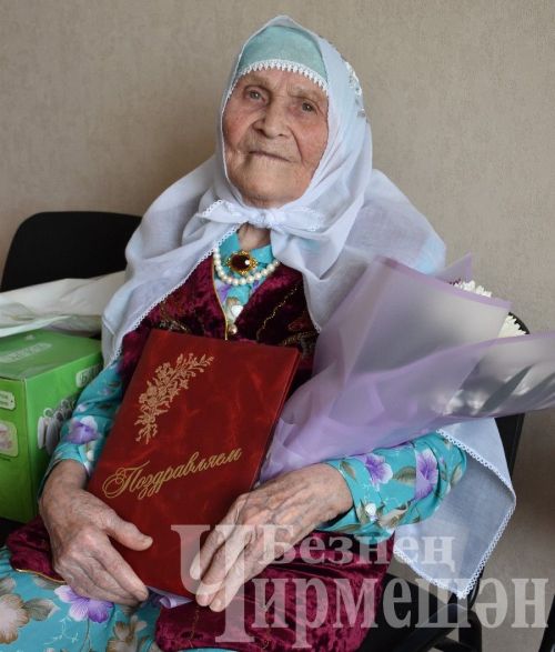 Бәркәтәдән - 90 яшен тутырган Миннур Сәлахиева кочегар булып эшләгән