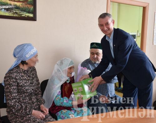 Бәркәтәдән - 90 яшен тутырган Миннур Сәлахиева кочегар булып эшләгән