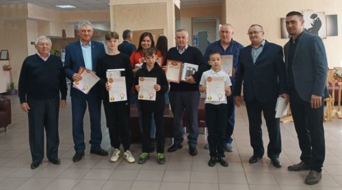 Чирмешәннән Гатиннар гаиләсе шахмат буенча республика ярышларында катнашачак